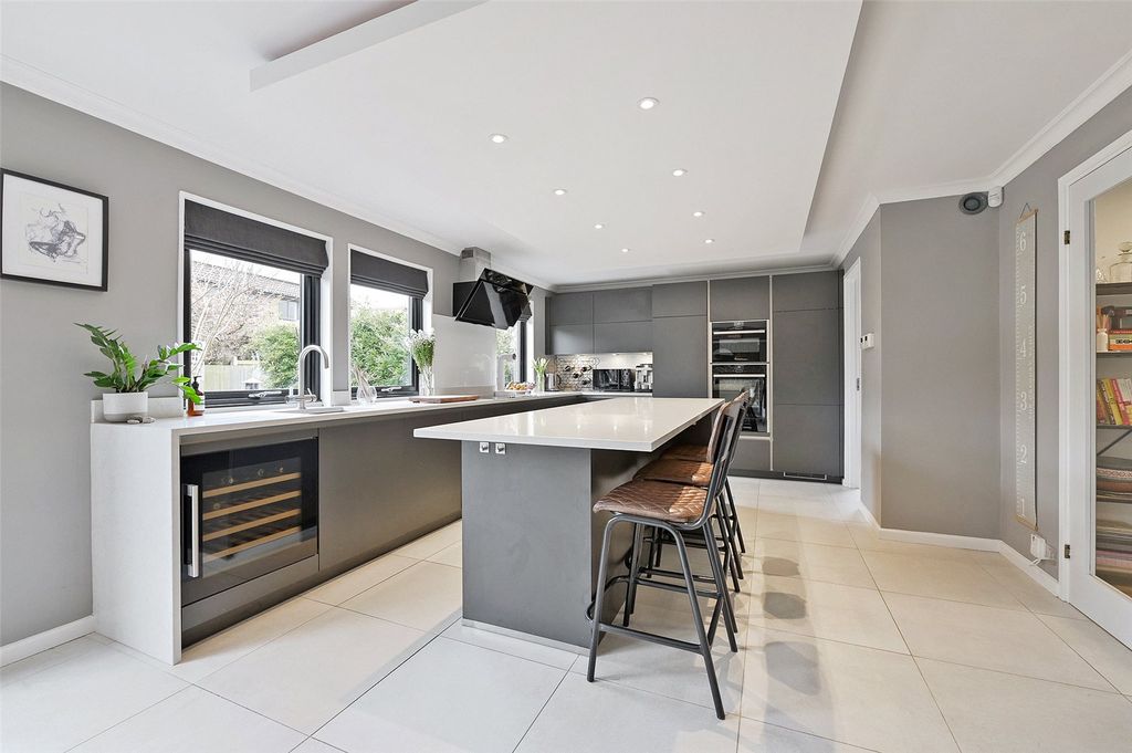 Property photo 3 of 15 Picture No. 14