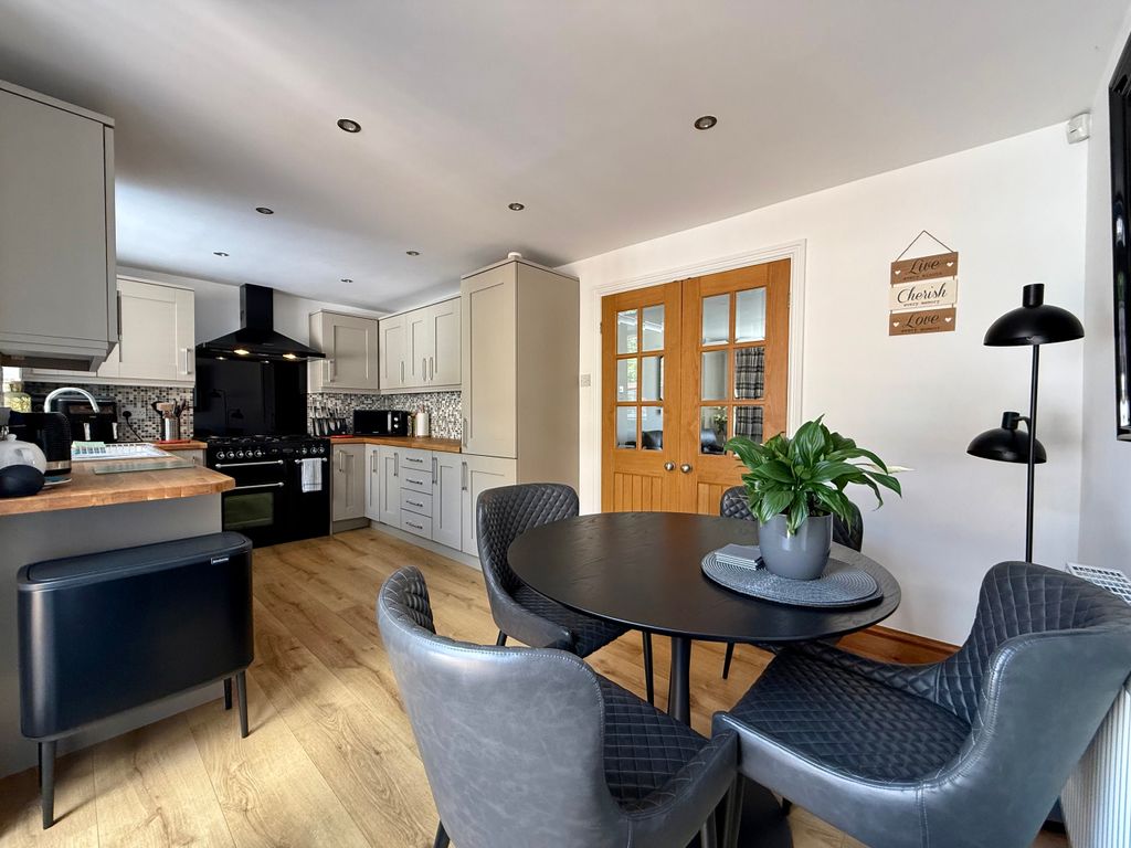 Property photo 2 of 18 Kitchen Dining