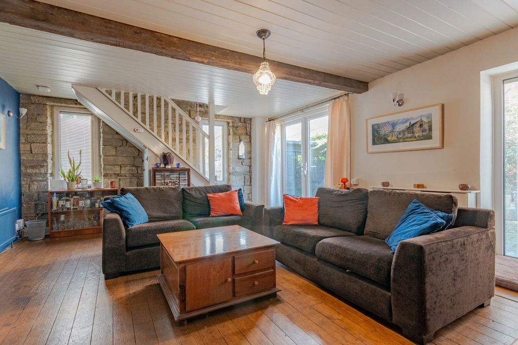 Property photo 2 of 16 Picture No. 02