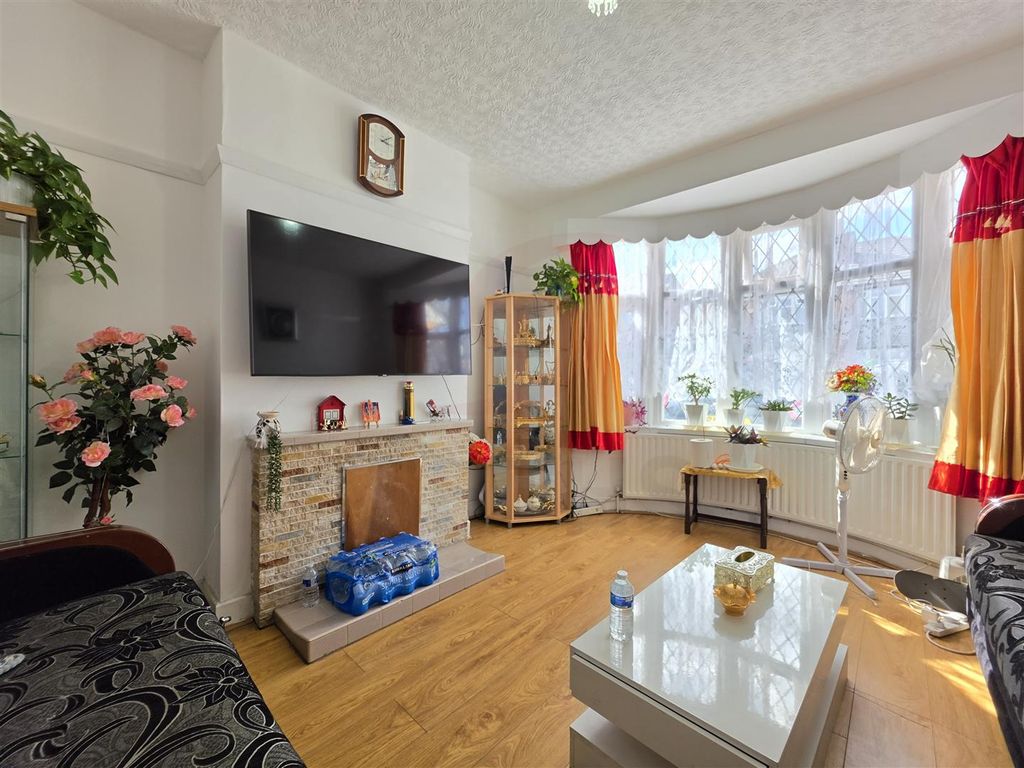 Property photo 2 of 10 Reception Room