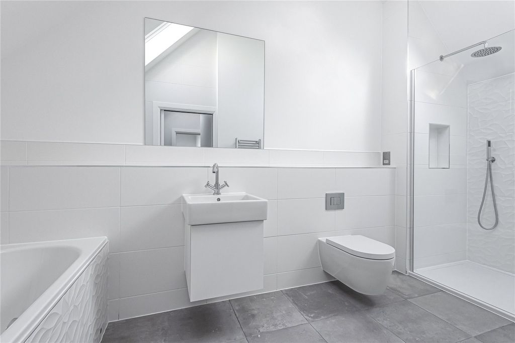 Property photo 3 of 11 Picture No. 23