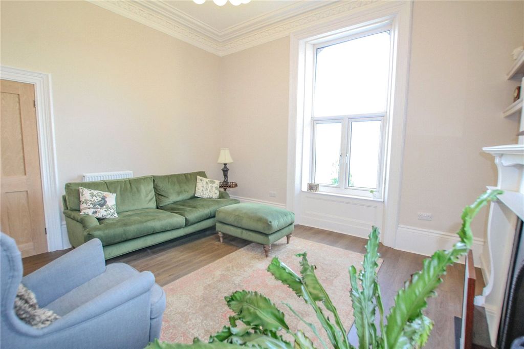 Property photo 3 of 23 Living Room