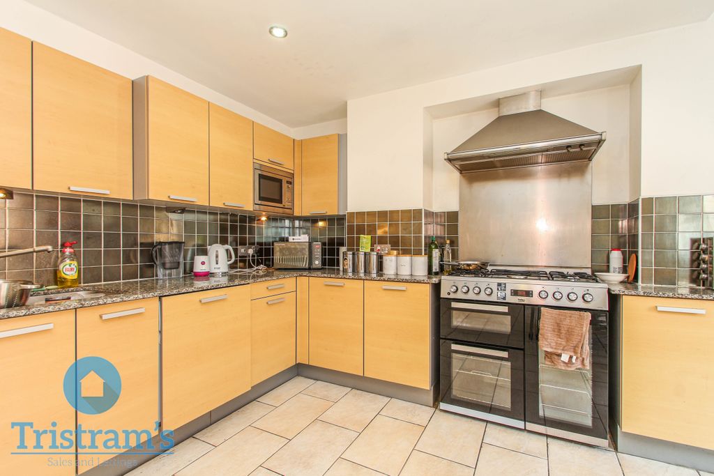 Property photo 3 of 16 Img_9574