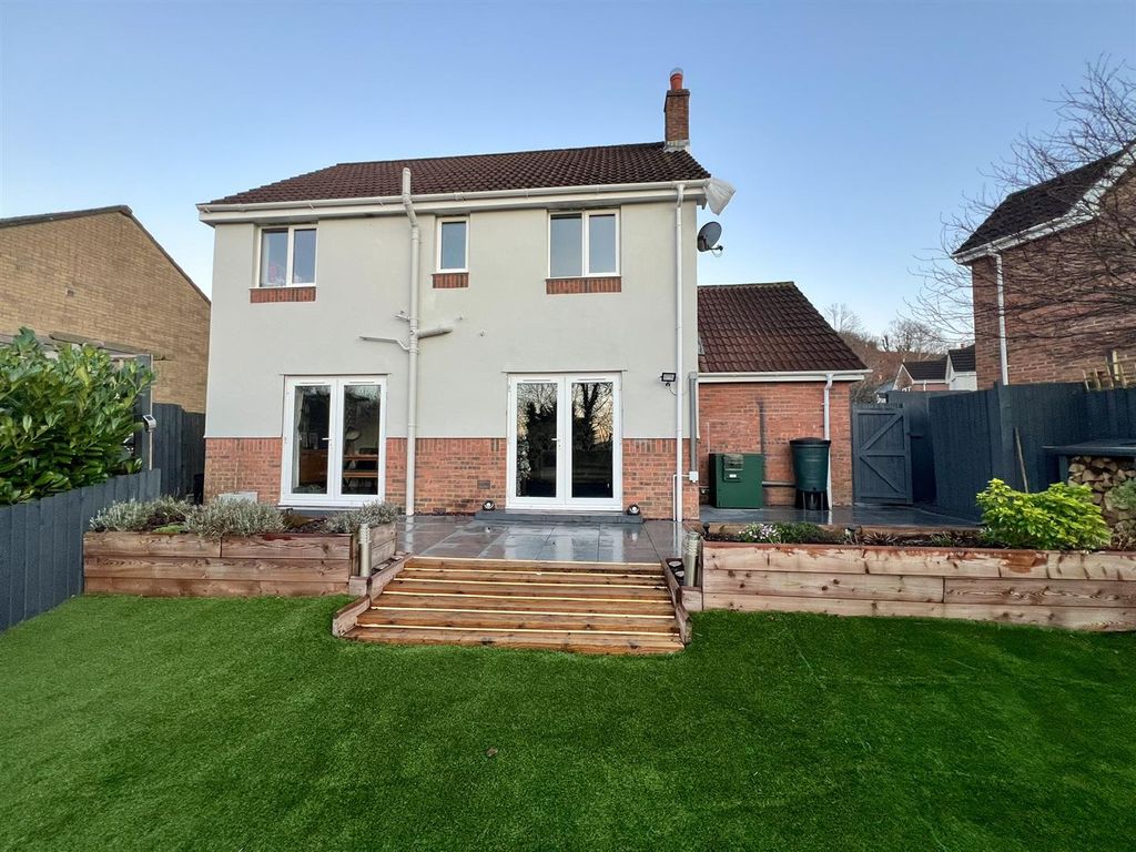 Property photo 2 of 21