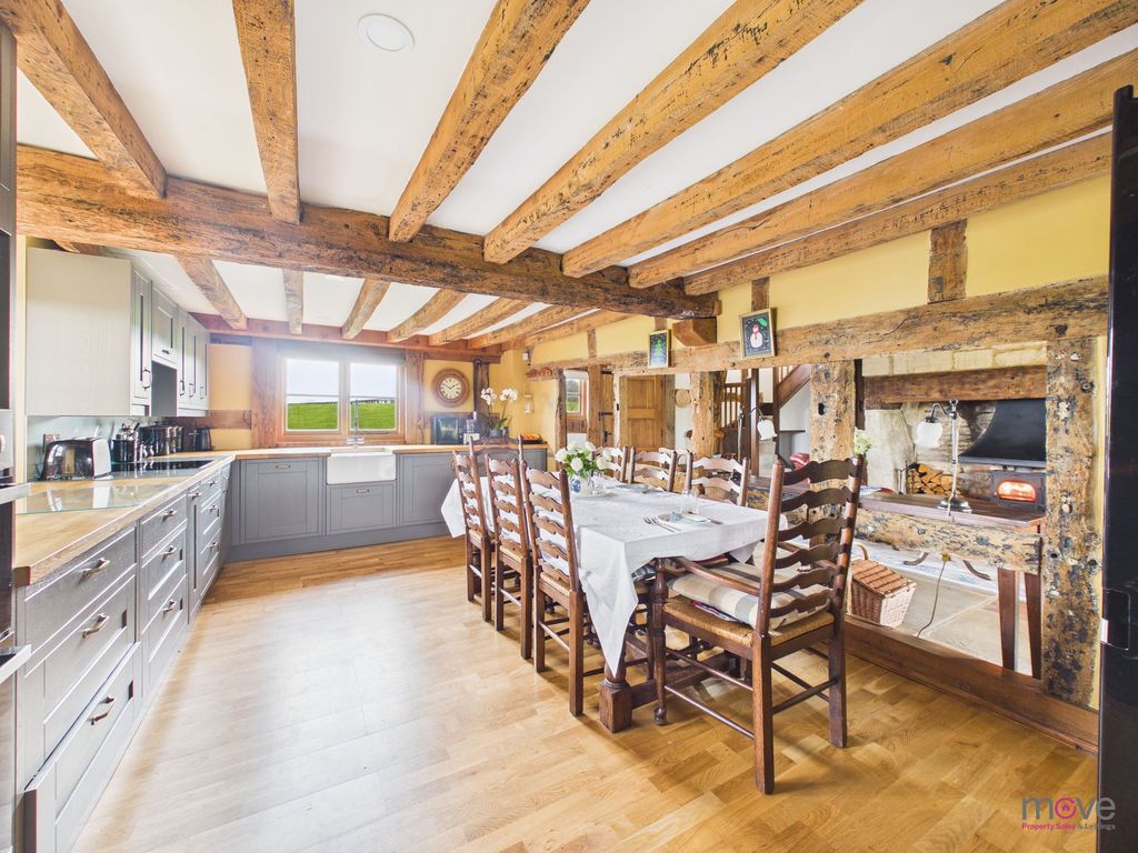 Property photo 2 of 25