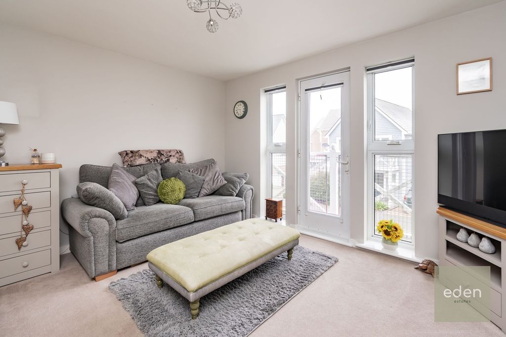 Property photo 3 of 23