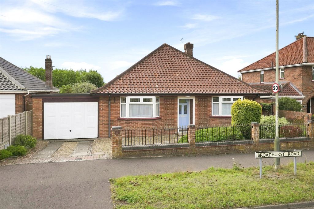 Property photo 1 of 21 13-Broadhurstrd-001.Jpg
