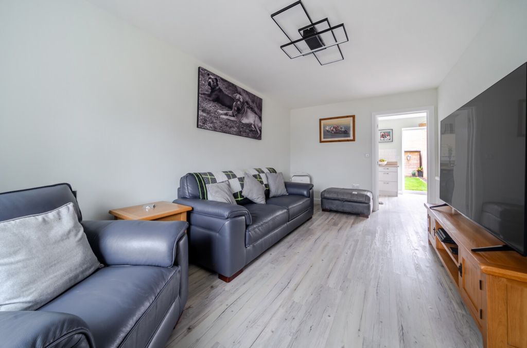Property photo 3 of 29 1480668-18-6A33Bed2Ec866