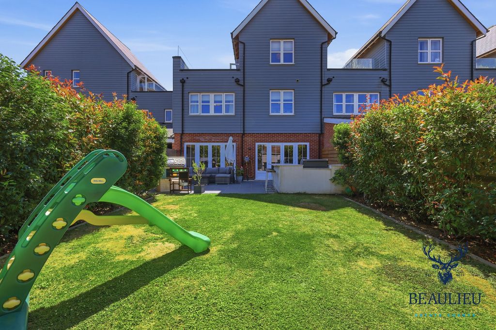 Property photo 1 of 30
