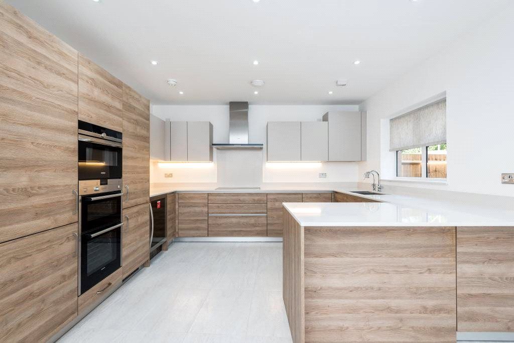 Property photo 3 of 15 Kitchen
