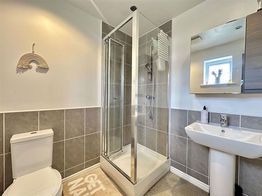 Property photo 3 of 28