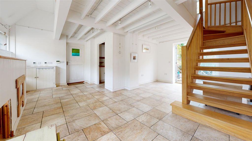 Property photo 2 of 15 Photo-3.Jpg