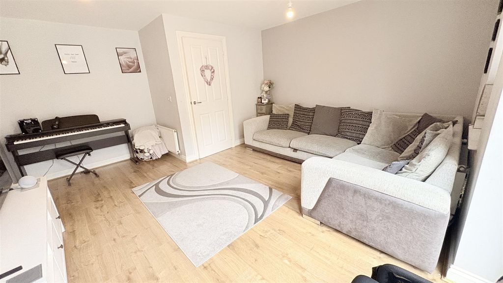 Property photo 2 of 17 Living Room