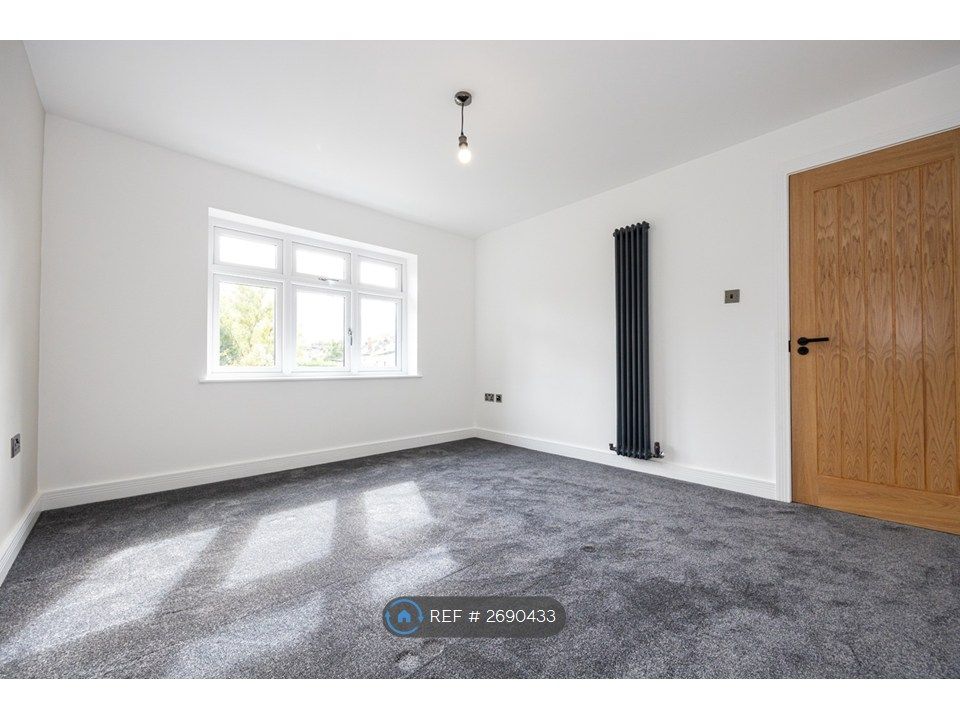 Property photo 2 of 32