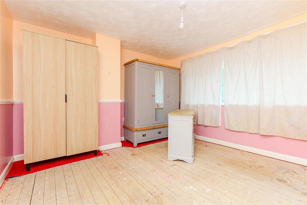 Property photo 3 of 9 Bedroom 1