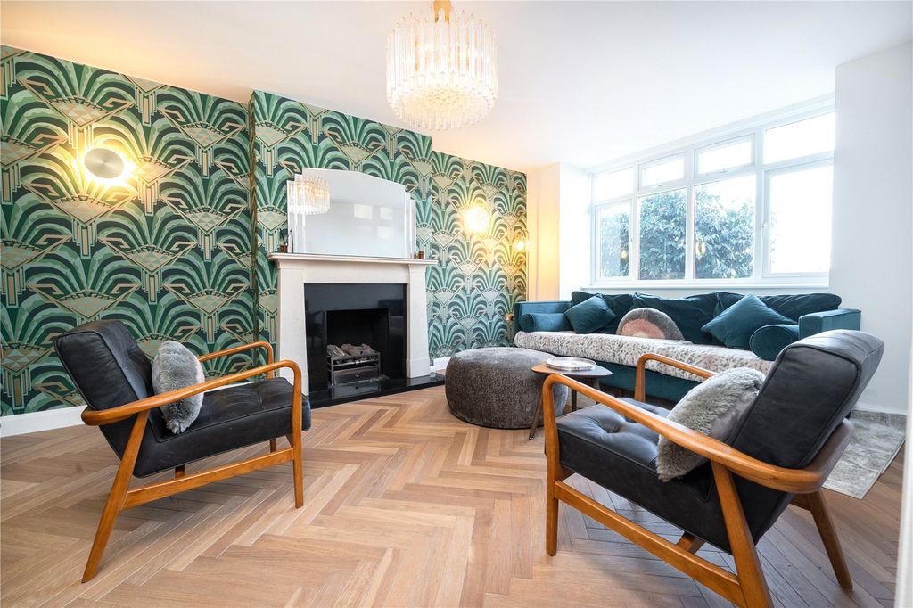 Property photo 2 of 22 Picture No. 2A Y D