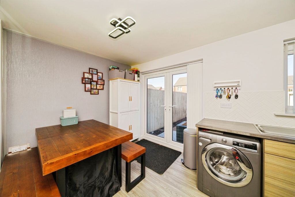Property photo 3 of 19 Pbox-Img.Jpg