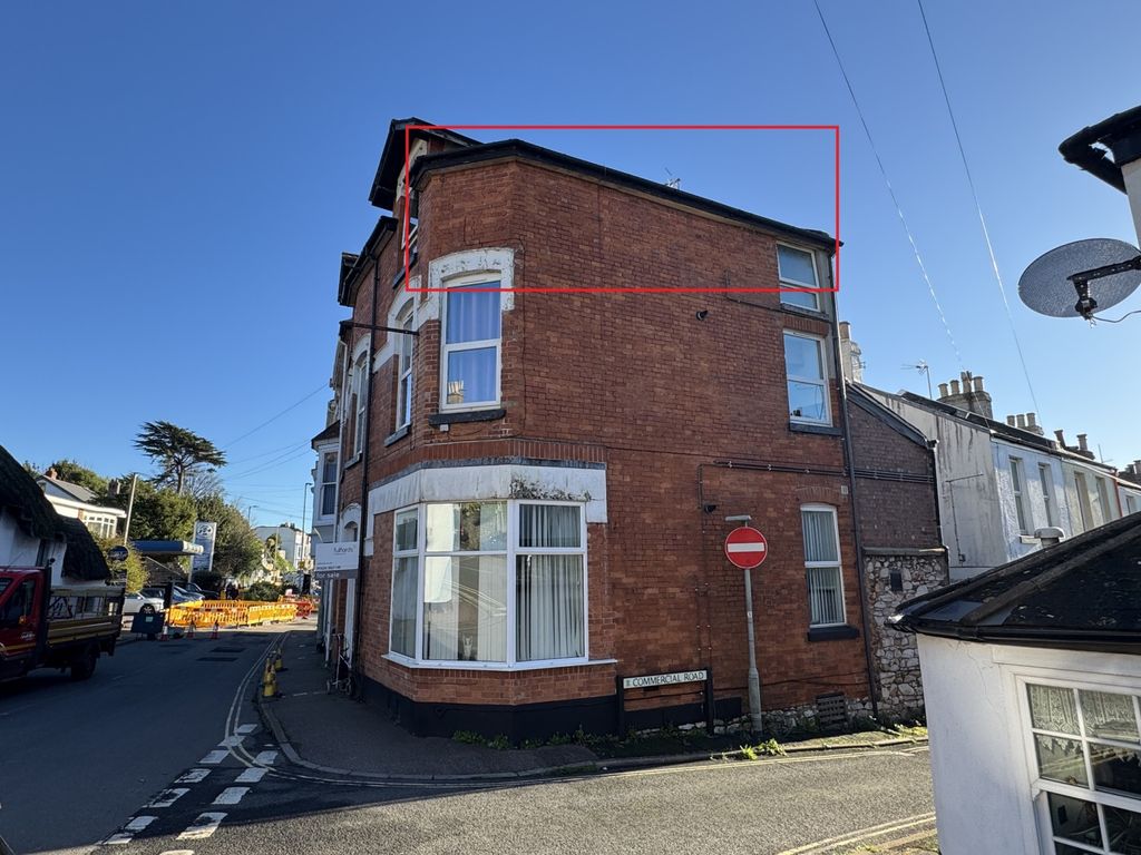 Property photo 2 of 11 Flat 4, 25 Iddesleigh Tce - Main1