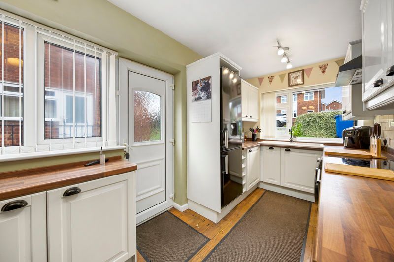 Property photo 3 of 24 Kitchen