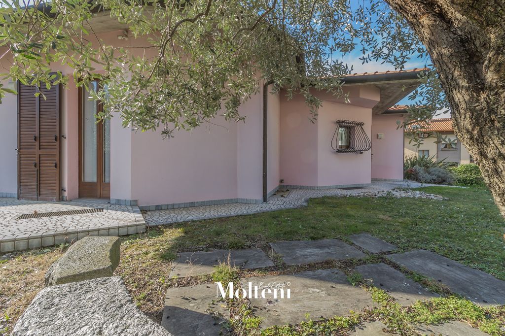 Property photo 2 of 47