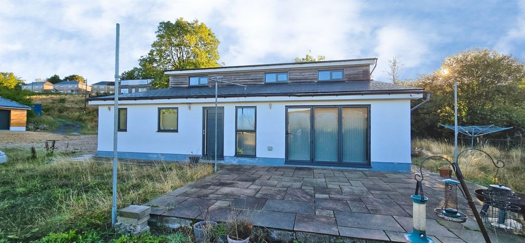 Property photo 1 of 34