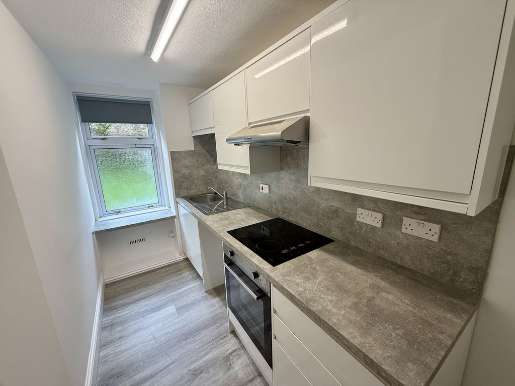 Property photo 1 of 8 Kitchen