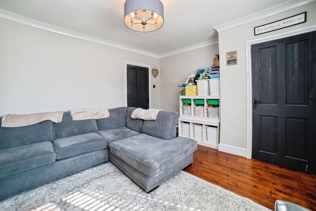 Property photo 2 of 20 Pbox-Img.Jpg