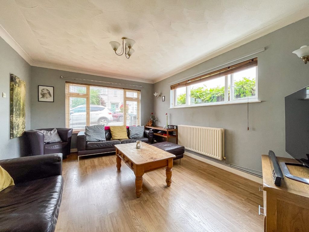 Property photo 2 of 16 3856734