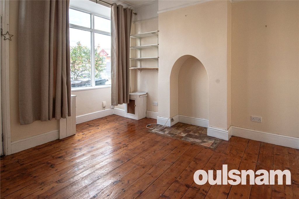 Property photo 2 of 11 Picture No. 14