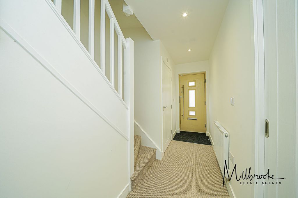 Property photo 3 of 36