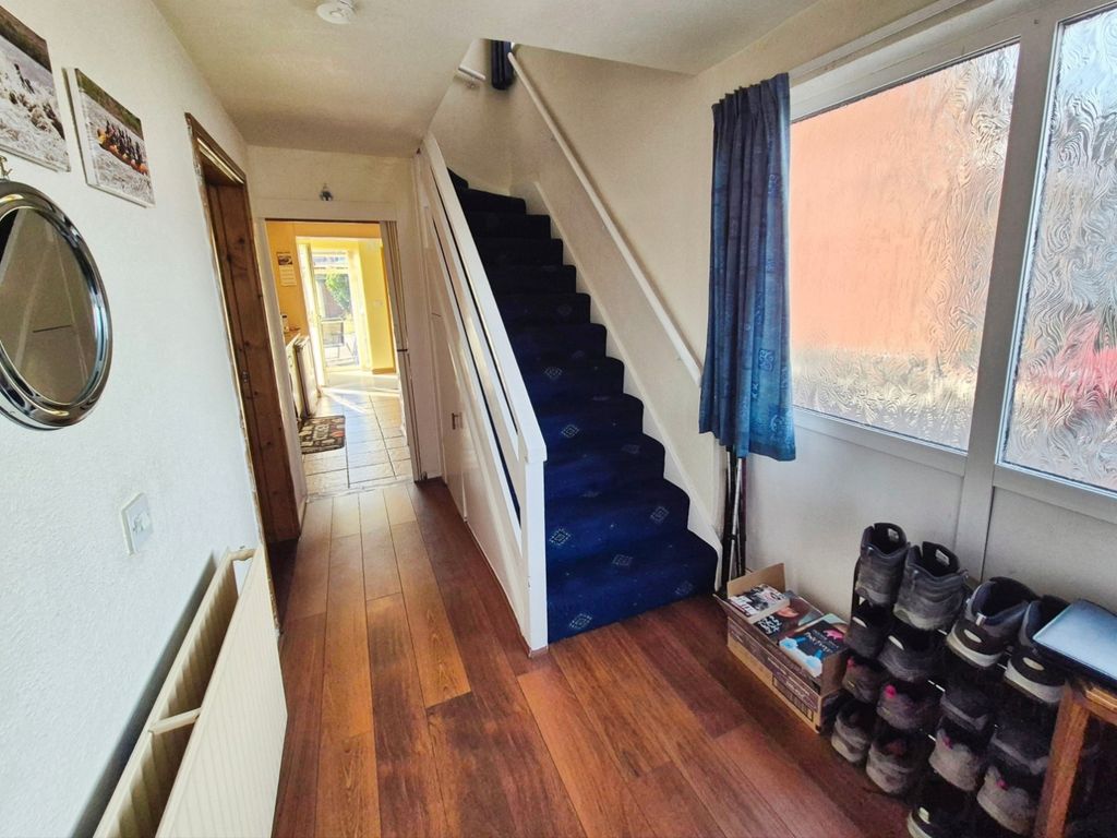 Property photo 2 of 24 Hall