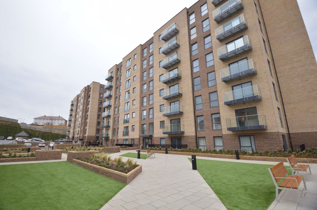 Property photo 1 of 12 4584140