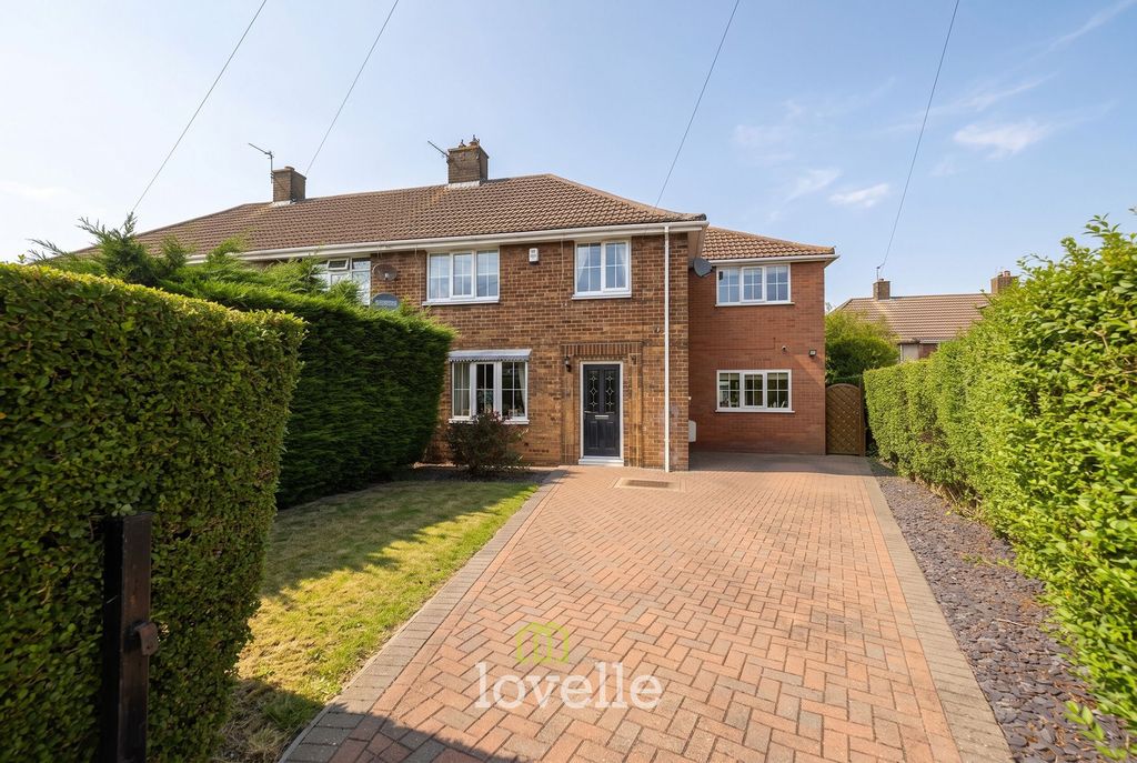 Property photo 1 of 27