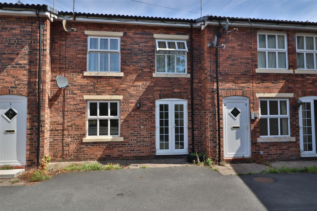 Property photo 1 of 8 External