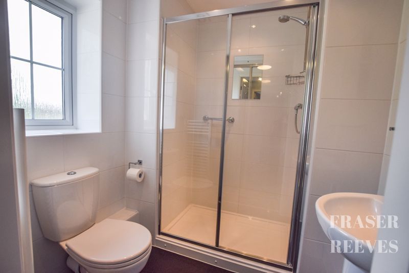 Property photo 3 of 10 Bathroom