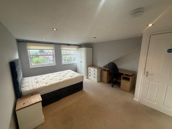 Property photo 2 of 17 7F56405F4E0E78905540B18Caeff1177.Jpeg