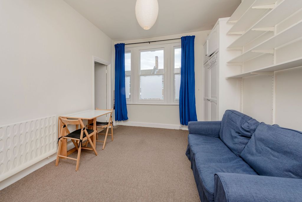 Property photo 2 of 6