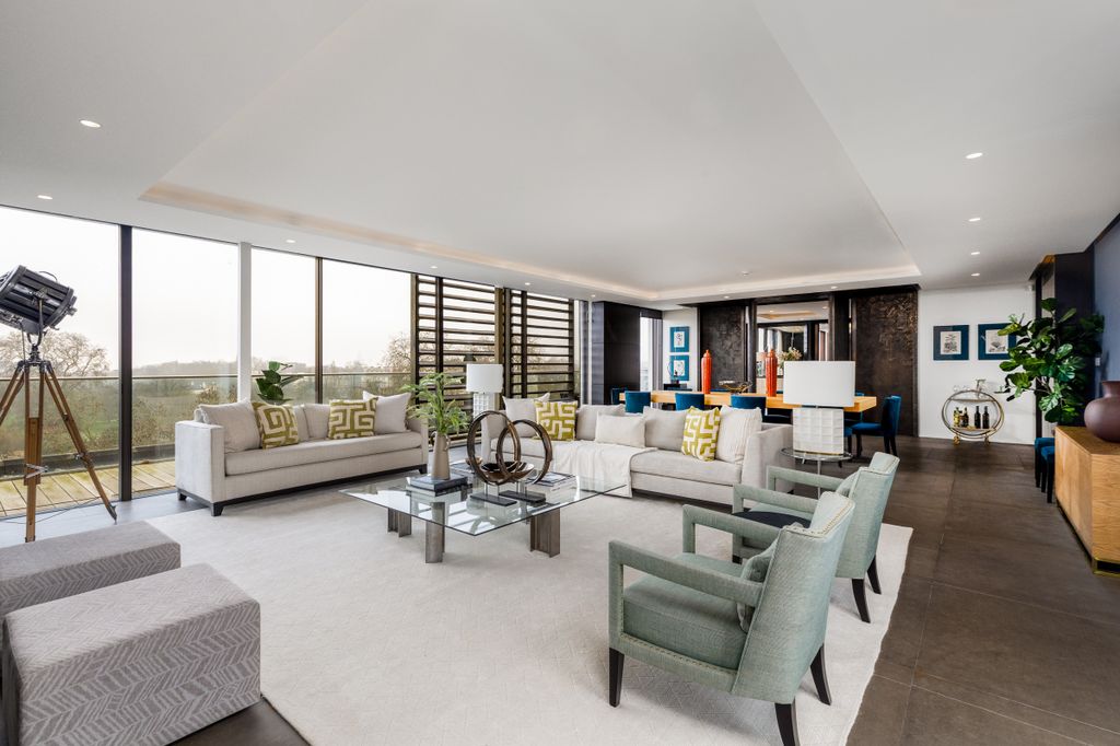 Property photo 3 of 14