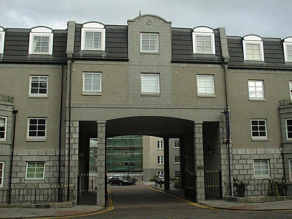 Property photo 3 of 3 Fonthill98