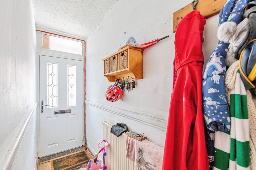 Property photo 2 of 17