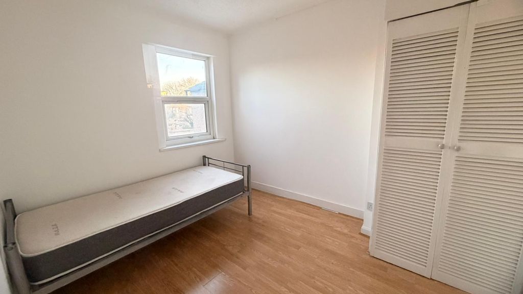 Property photo 3 of 7 Gallery