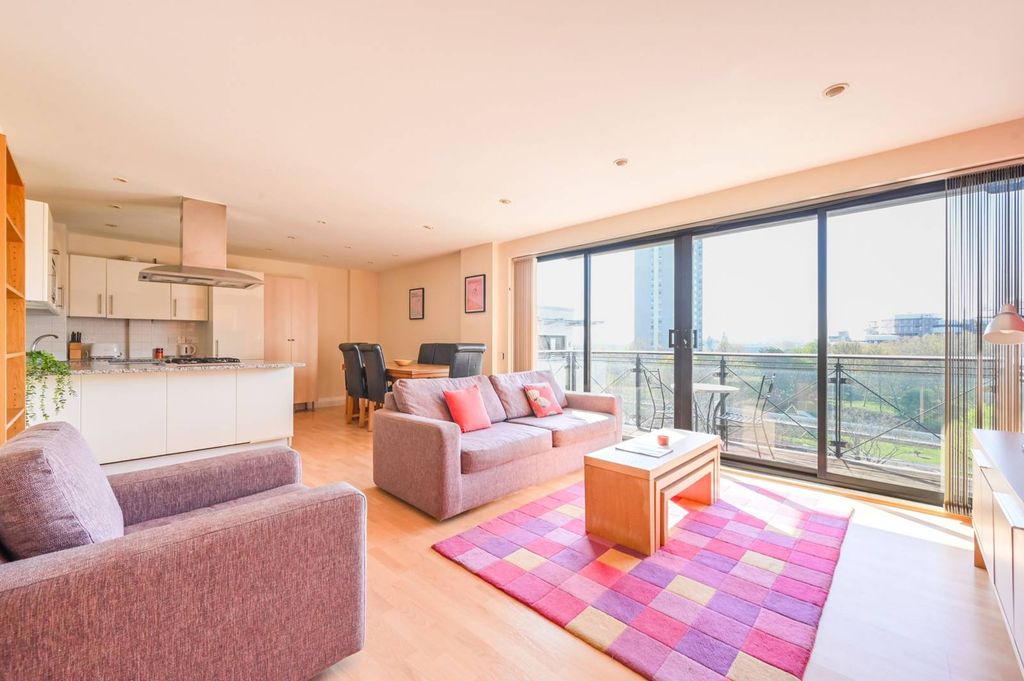 Property photo 2 of 14