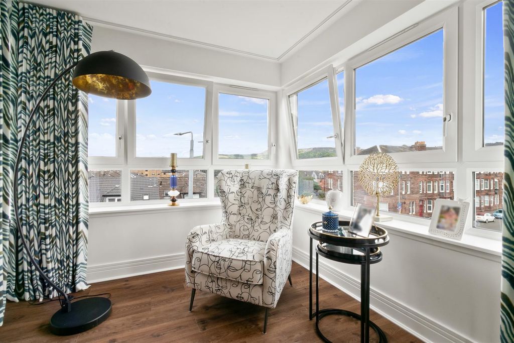 Property photo 3 of 31 Castlegreen-9.Jpg