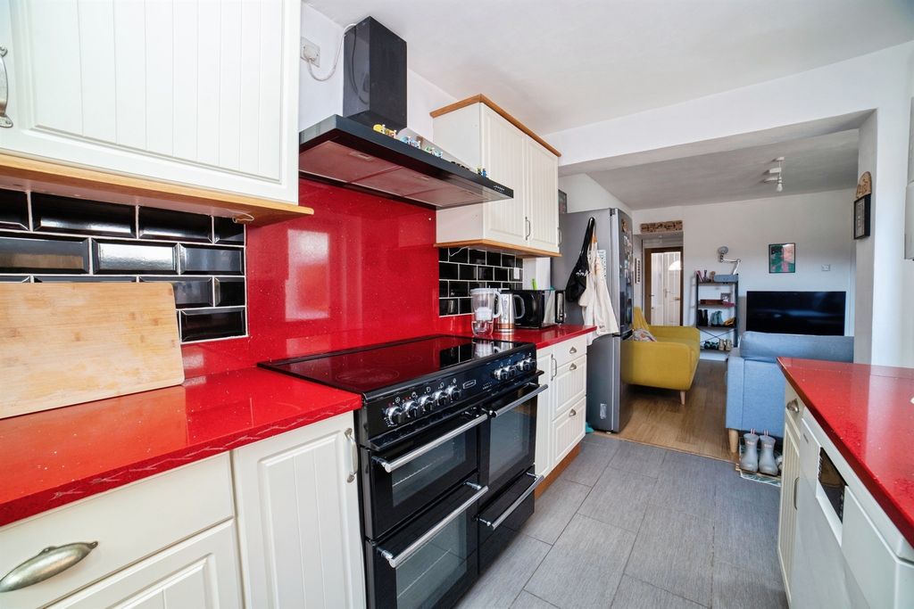 Property photo 3 of 17
