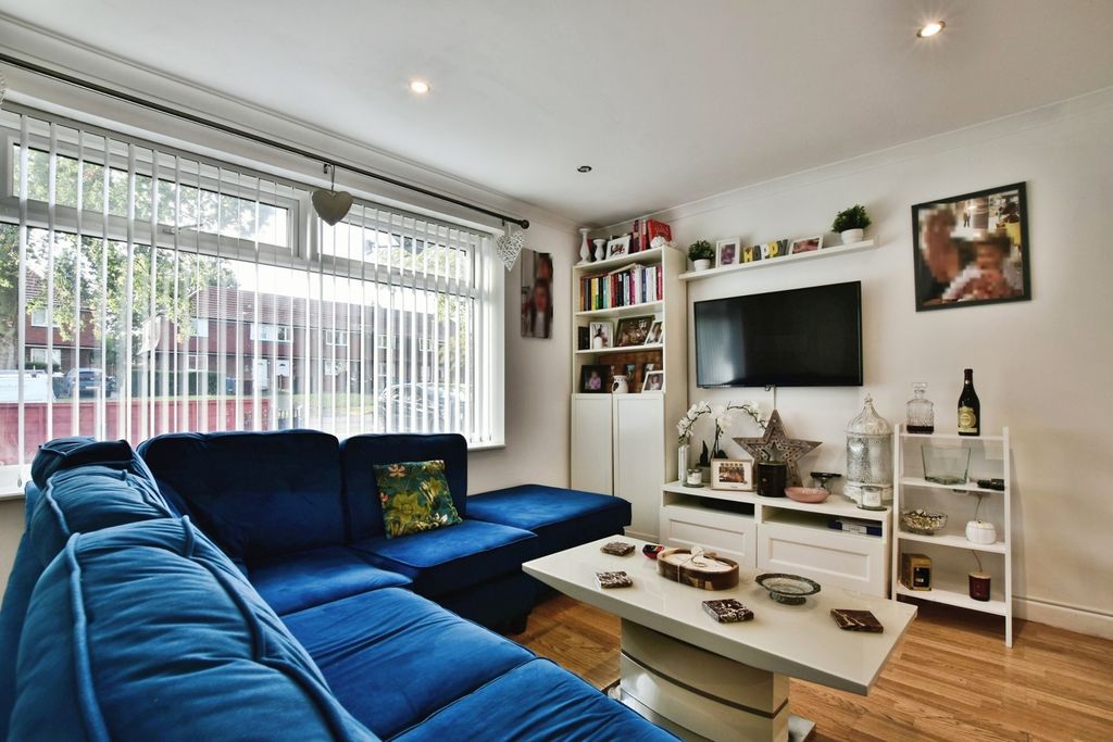 Property photo 3 of 14 Pbox-Img.Jpg