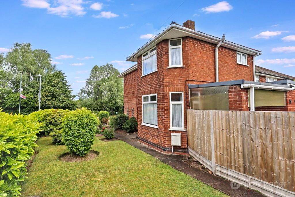 Property photo 2 of 30 4886902