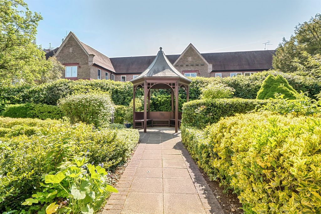Property photo 2 of 12