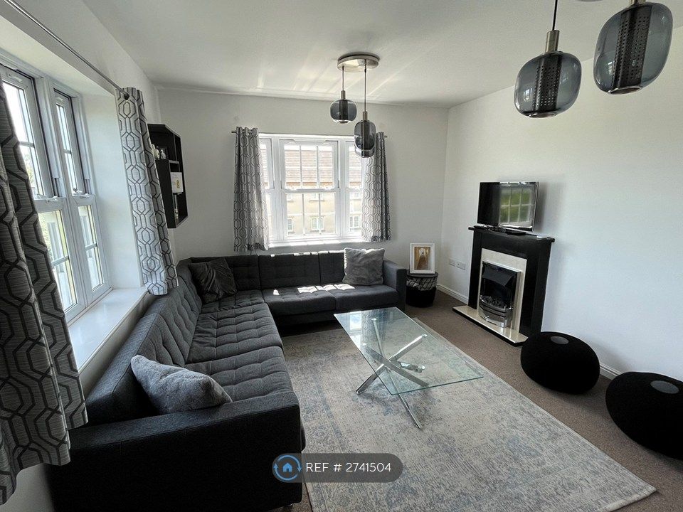 Property photo 2 of 12 Living Room