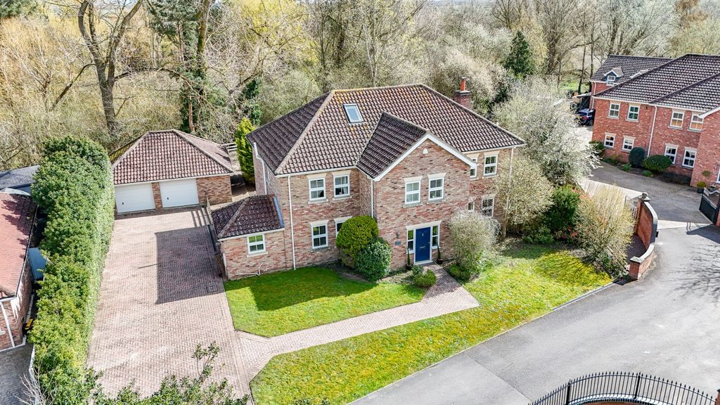 Property photo 1 of 42 4994601