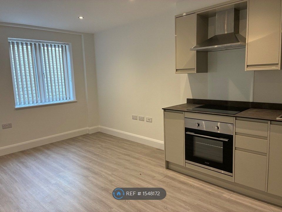 Property photo 2 of 12 Kitchen/Dining Area